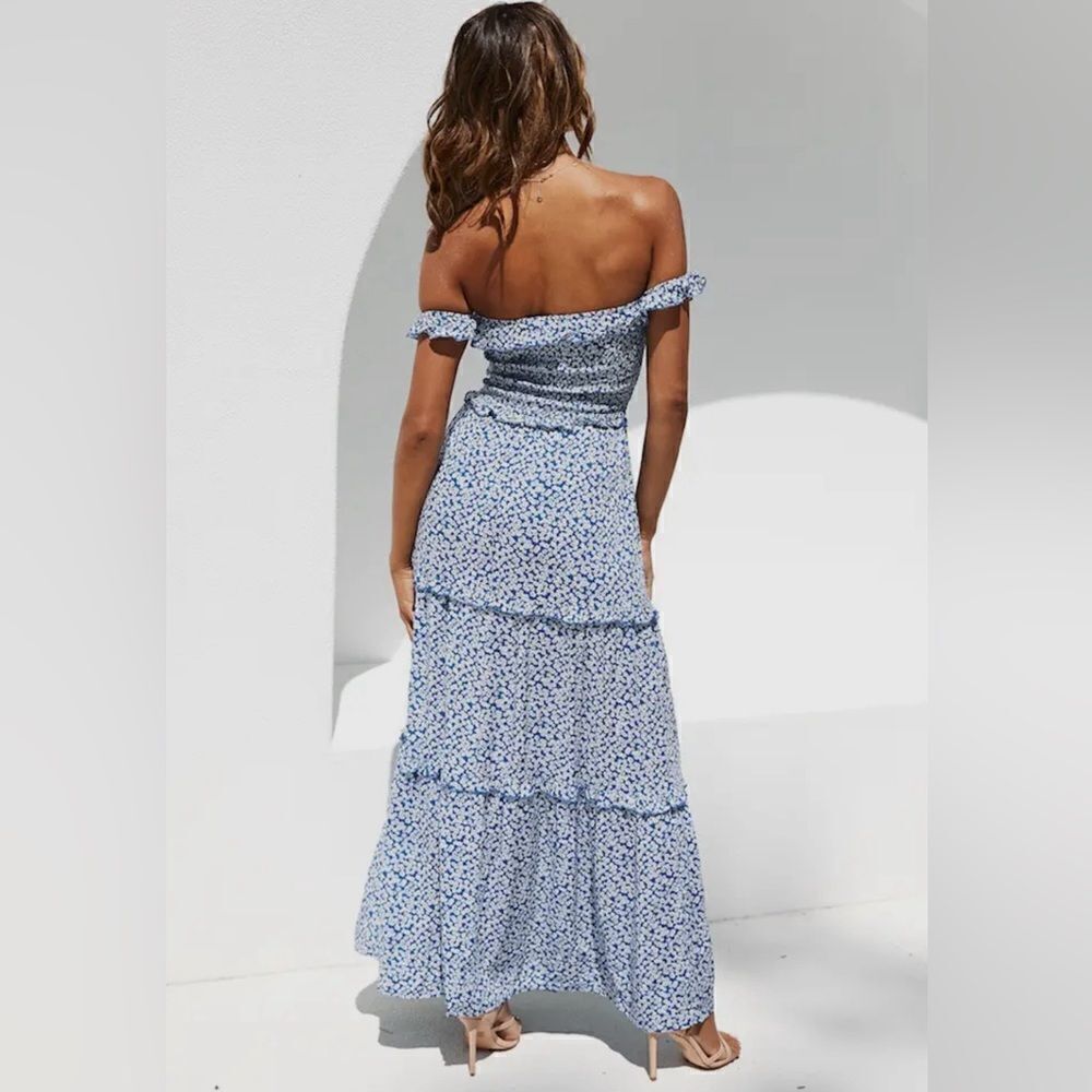 Floral Print Off The Shoulder maxi dress. - Picture 2 of 3